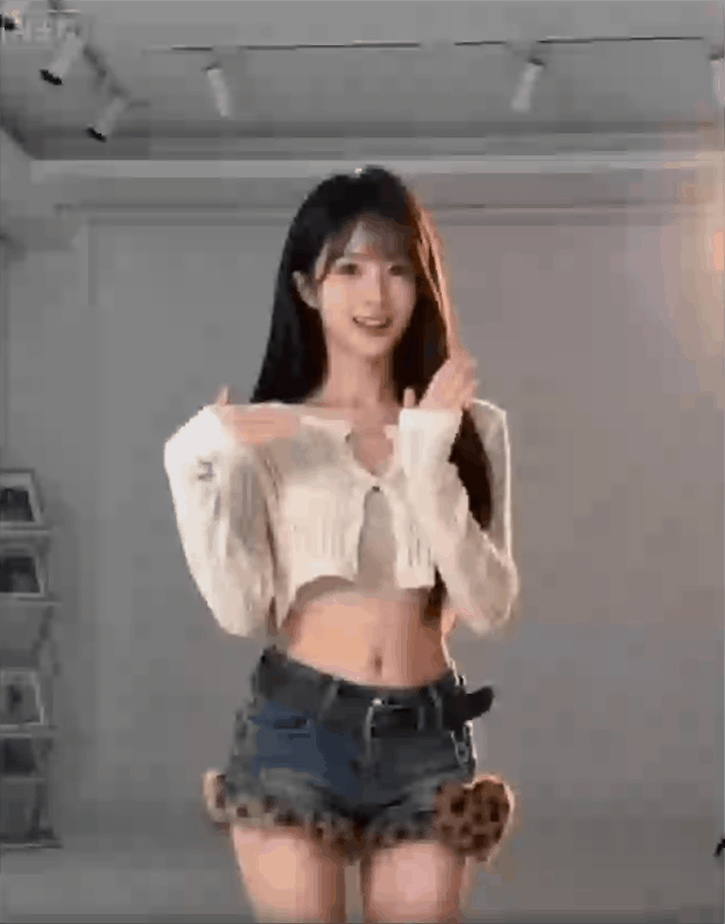 参考所上传照片中的女性, 换上K-pop舞台风格服装跳舞