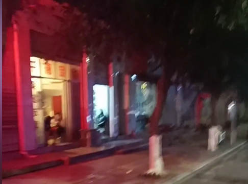 盐亭小妹一条街在哪个街道？